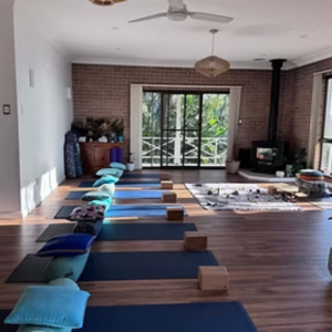 Healing and relaxation space for workshops and meditation at Spirit Club Retreat